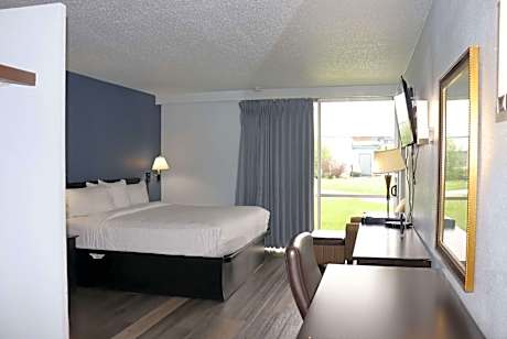 King Room - Pet Friendly/Non-Smoking