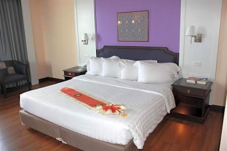 Corner Double or Twin Room