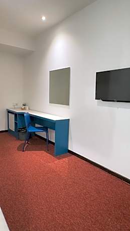 Deluxe Queen - No Window