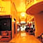 Queens Suite Hotel