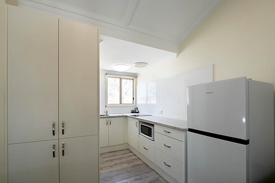 Highway 1 Holiday & Lifestyle Park