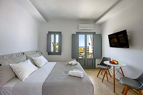 Nastram Suites Oia