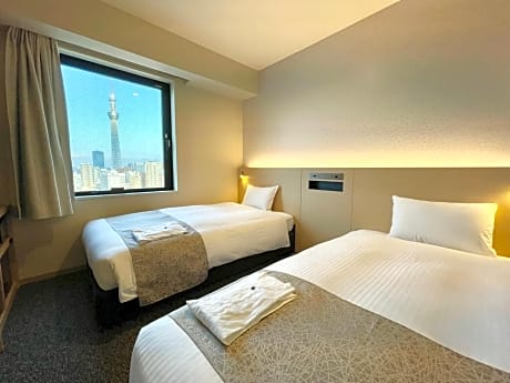 Twin Room with View