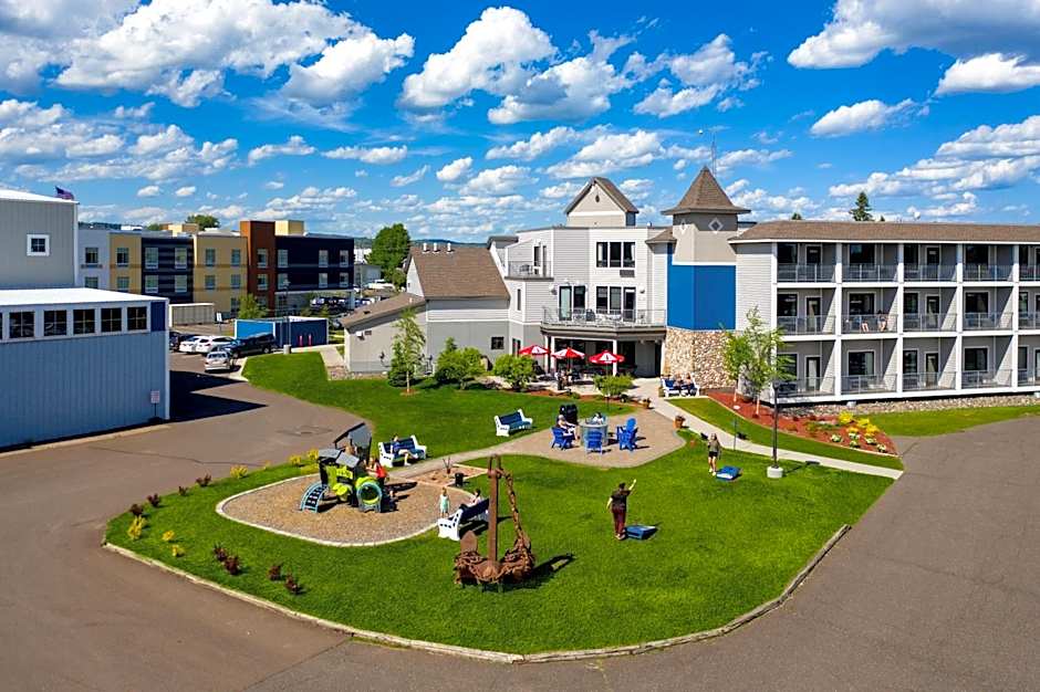 Park Point Marina Inn