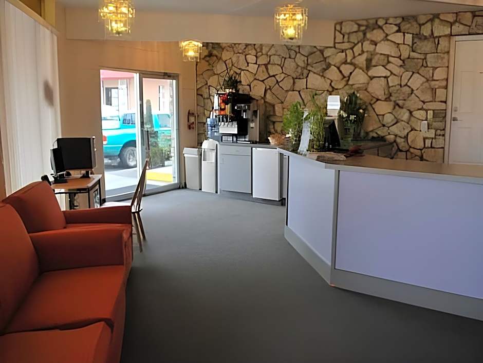 Maverick Motel - Modern Renovated Motel