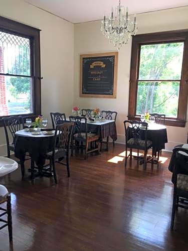 Baker's Hill Inn