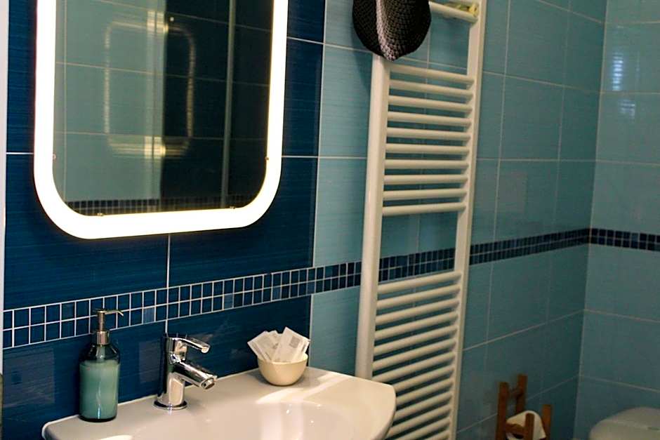 The Green Gate - Airport Guest House