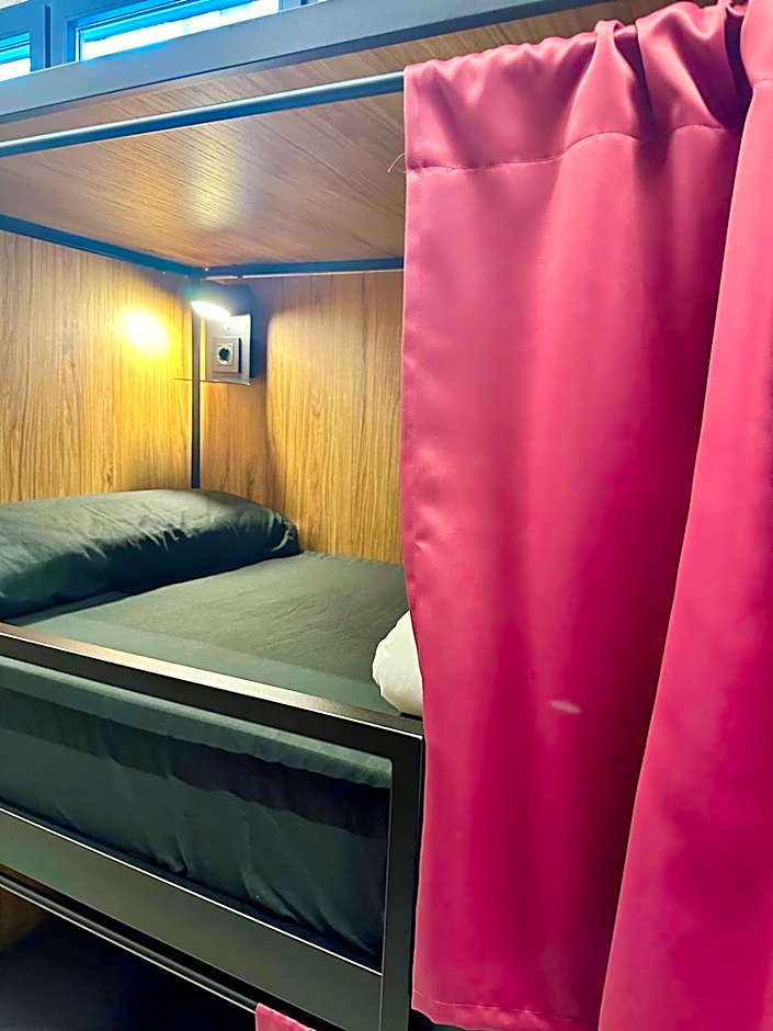 Senda Hostel Retiro - Atocha & Madrid Centro