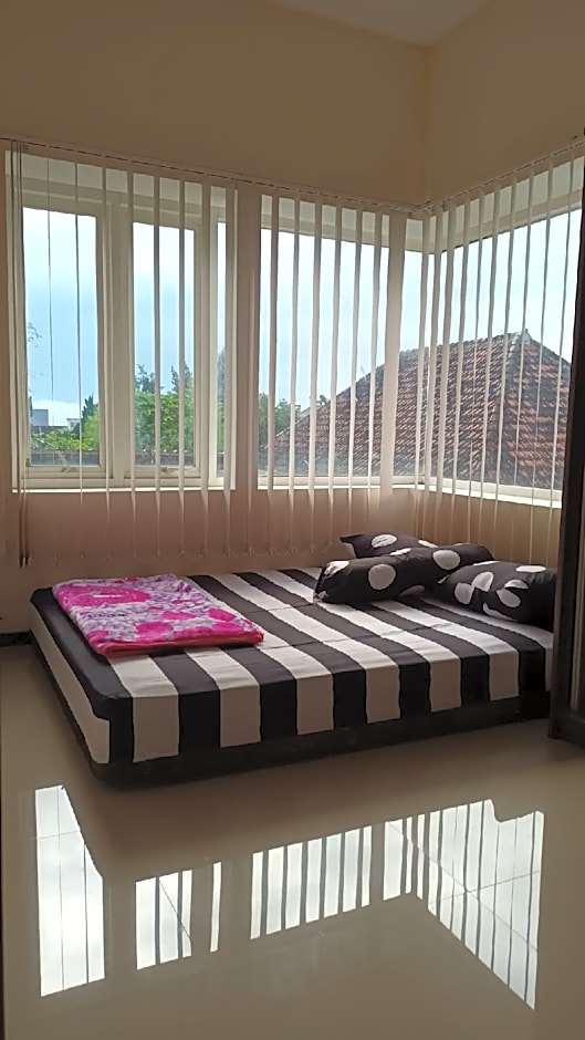 PAPADAAN Homestay Syariah Batu
