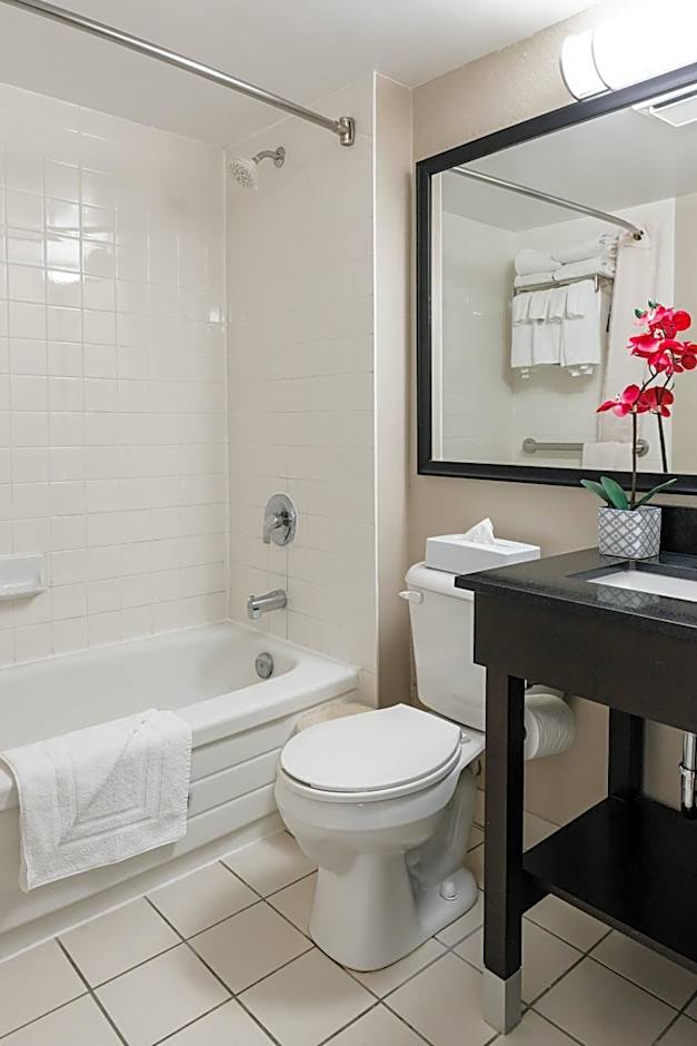 Travelodge by Wyndham Ottawa East