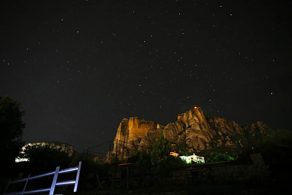 Epavlis Meteora Suites Hotel