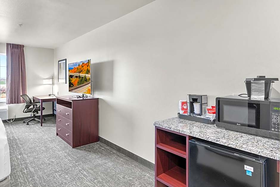 Cobblestone Hotel & Suites Denmark - Green Bay