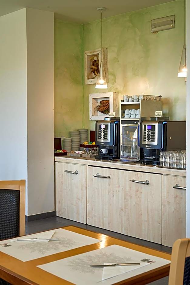 Delfina Palace Hotel