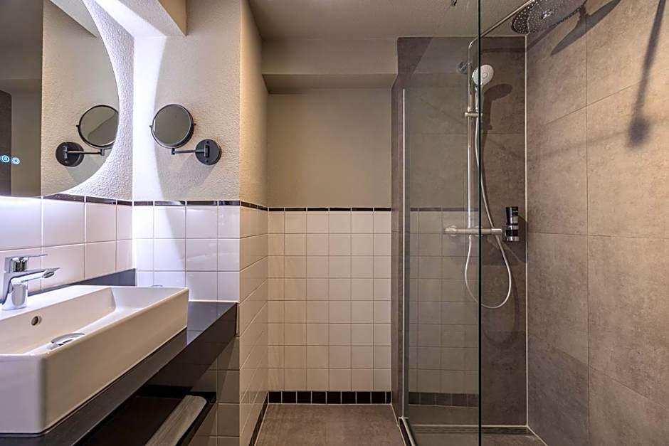 Leonardo Hotel IJmuiden Seaport Beach