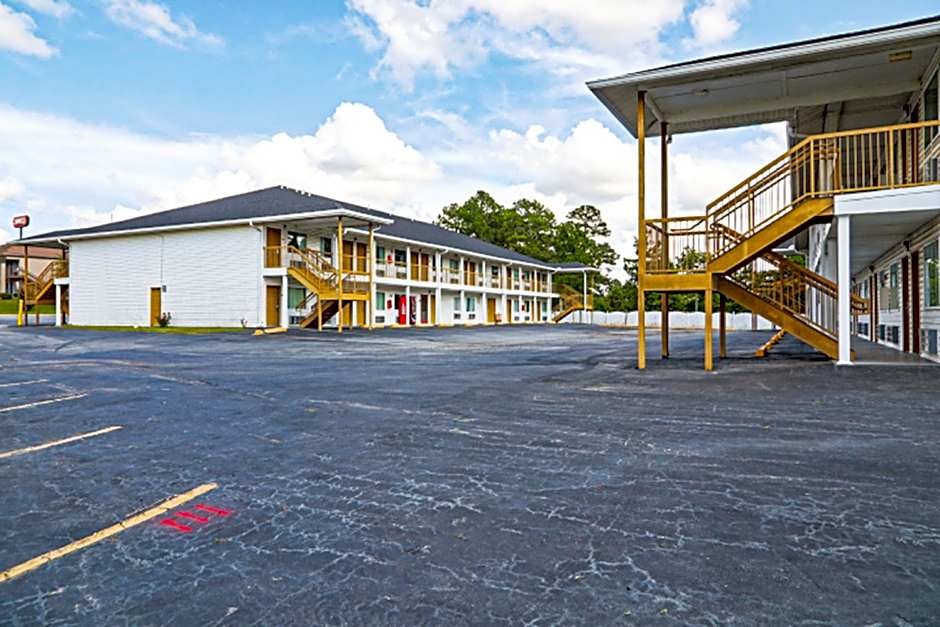 Economy Inn By OYO Ashburn