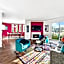 Beverly Hills Chic 2 bed 2bath with Patio and Parking 309