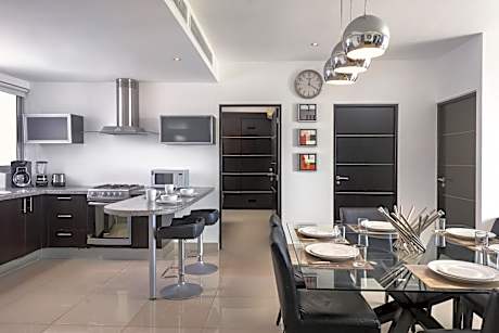 Three-Bedroom Suite with Sea View