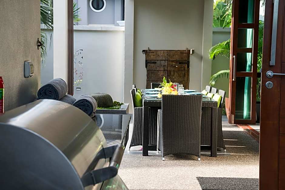 Narintara Private Pool Villas - Free Tuk-Tuk Service to the Beach!