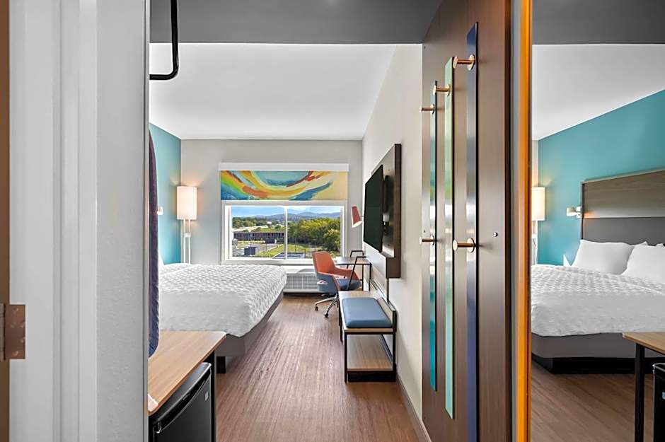 Tru by Hilton Lexington