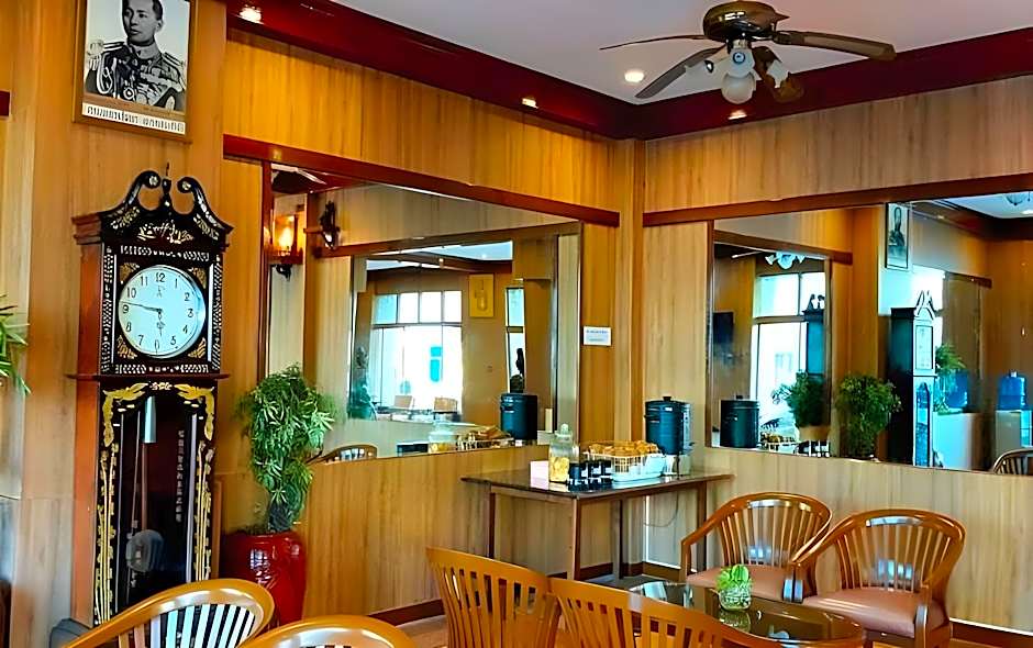 Suriwong Chumphon Hotel