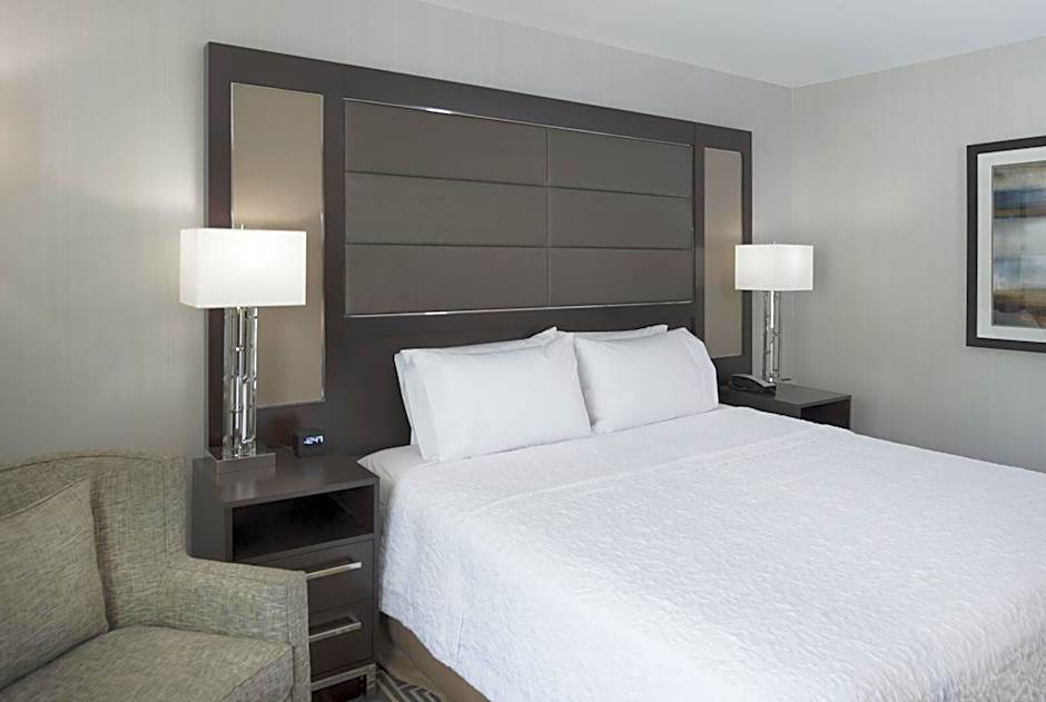 Hampton Inn By Hilton & Suites Bridgewater, NJ