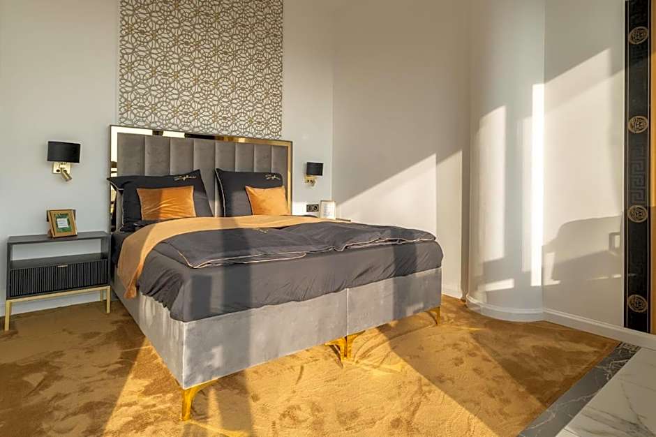 Hanza Tower Original 21st Floor- Sea and City-View