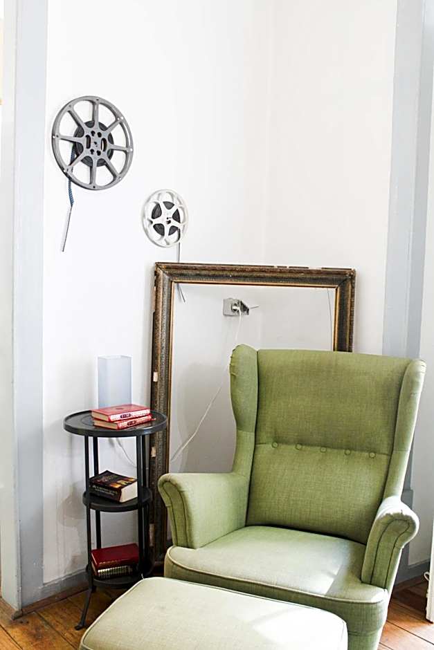 Alface Hall Hostel & Bar