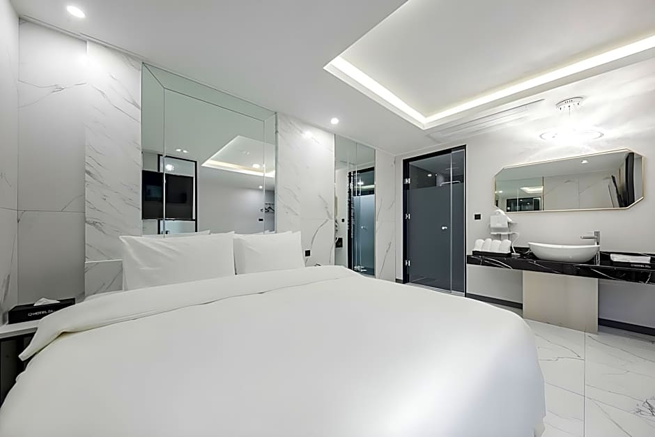 Hotel24ST.UrbanBrown Seosan lakepark 