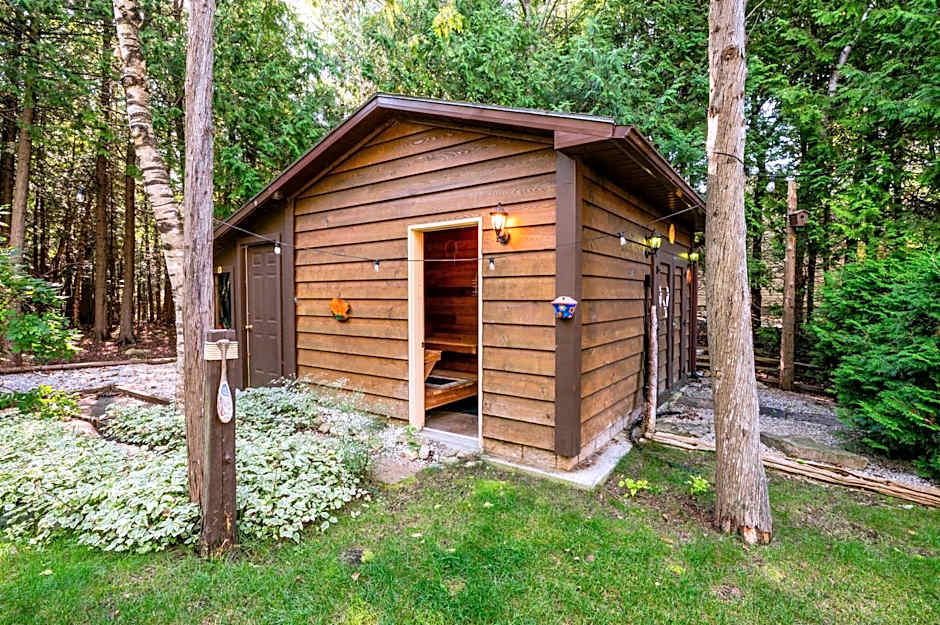 Evergreen Escape - Tobermory Chalet & Sauna