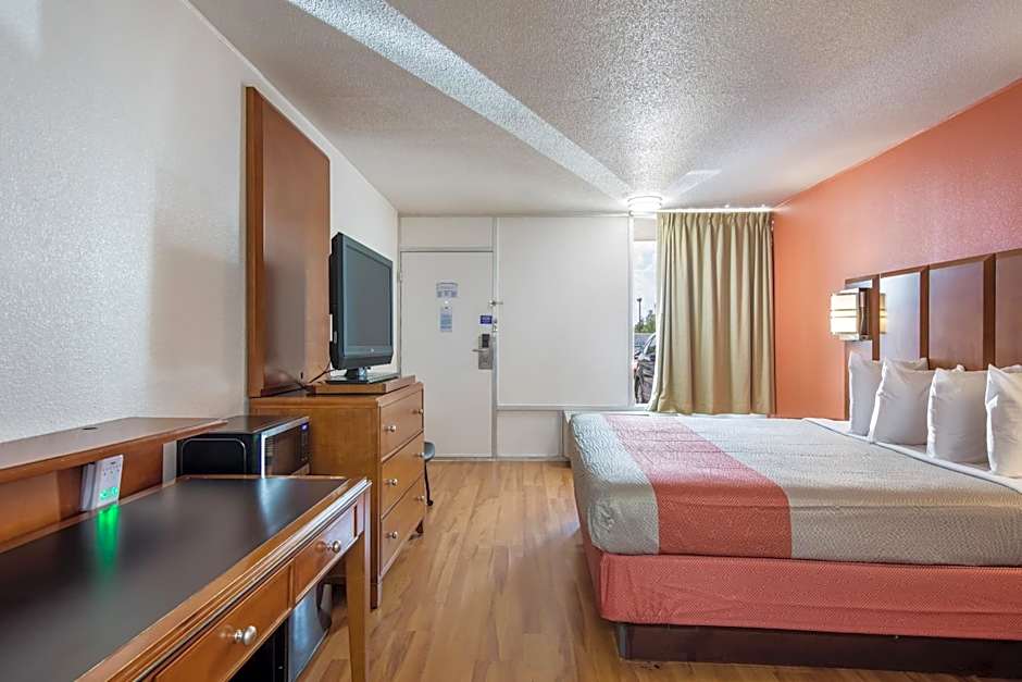 Motel 6-Van Buren, AR I- 40