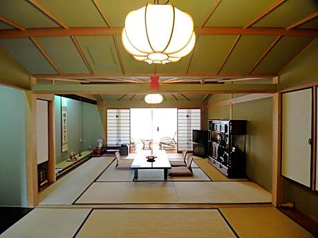 Superior Japanese-Style Room with City View - Non-Smoking
