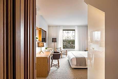 Premium King Room with Tub and Walk-In Shower