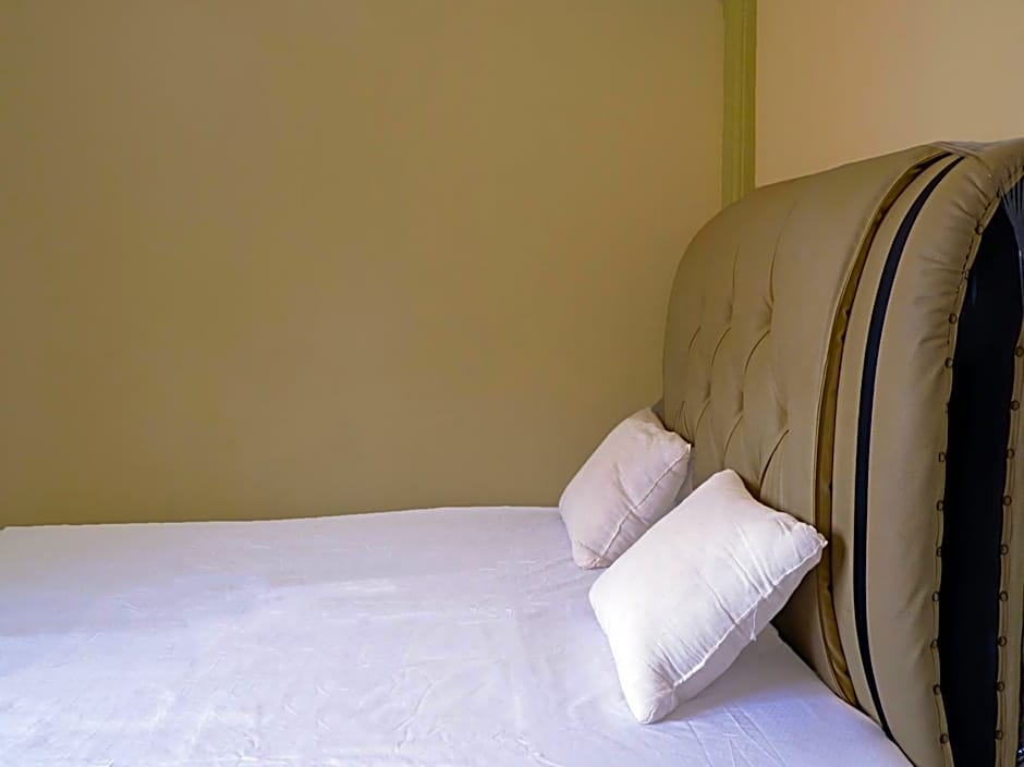 OYO Life 92632 Kost Pondok Kito