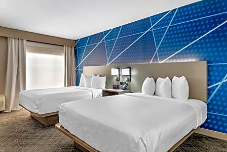 Quadruple Room with Two Queen Beds - Non Smoking