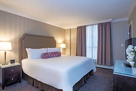 One Bedroom Deluxe Suite, 1 King Bed, Sofa Bed