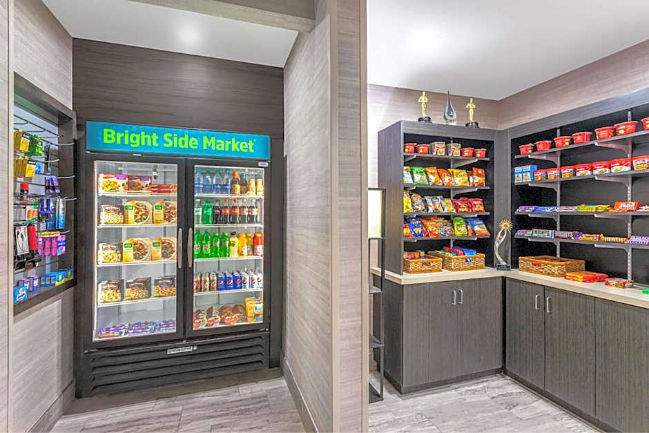 La Quinta Inn & Suites by Wyndham Columbus - Edinburgh