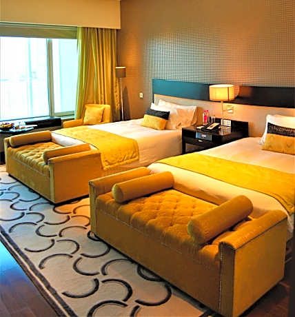 Luxury Room City View Twin Bed with Bathtub
