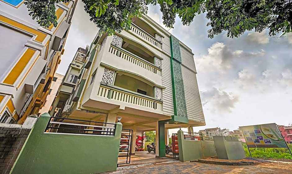 Goroomgo Effective Bollywood Hotels Bhubaneswar