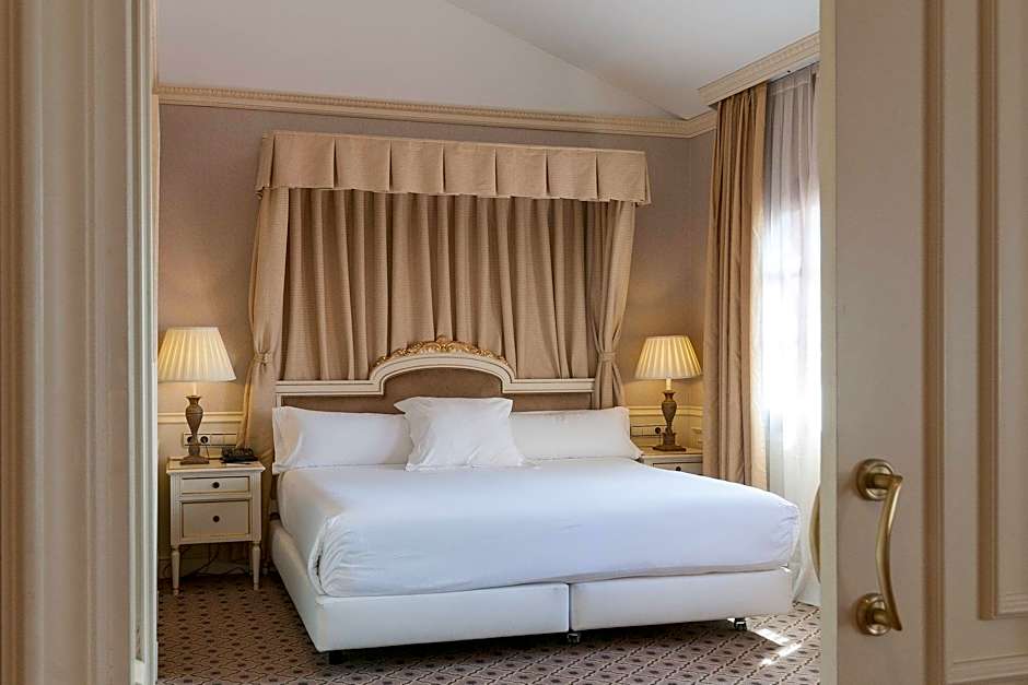 Eugenia de Montijo, Autograph Collection by Marriott