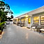 Boutique Vacation Rental Complex At Beach