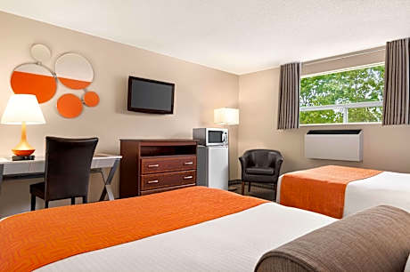 2 Double Beds Non-Smoking