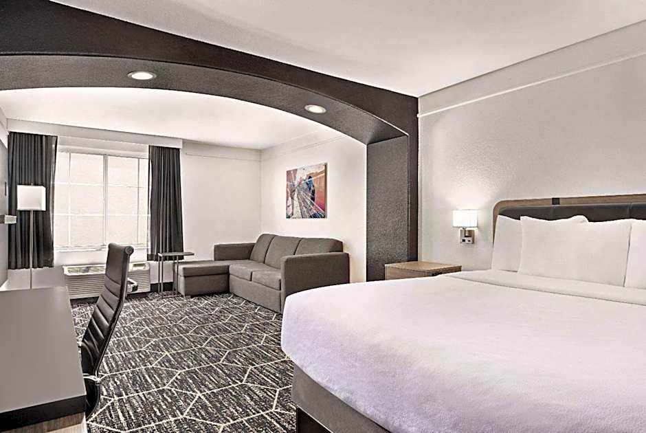 La Quinta Inn & Suites by Wyndham Hesperia Victorville