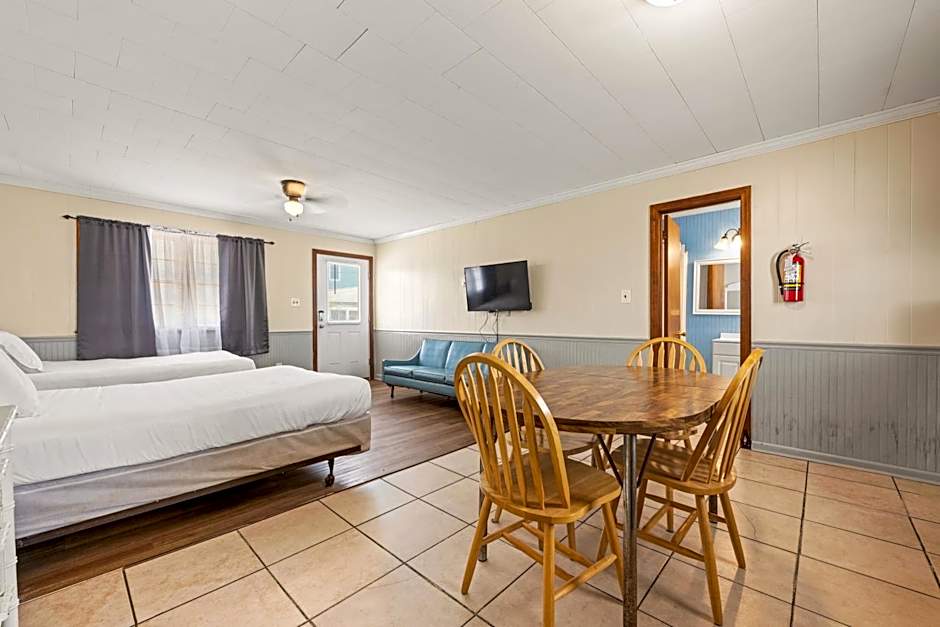 Oceanside Court by KEES Vacations