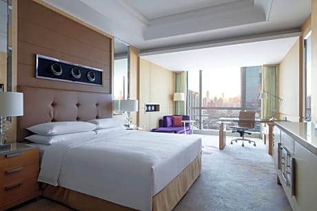 Grand Premier King Room Mall View