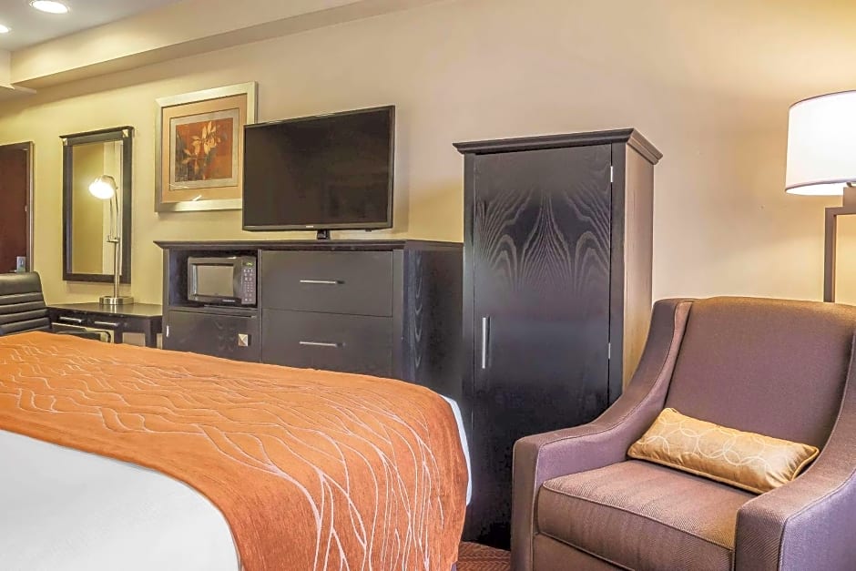 Comfort Inn & Suites LaGuardia Airport