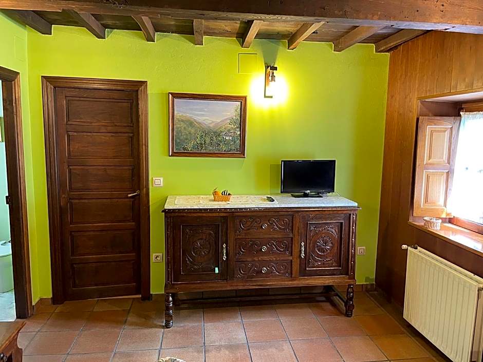 Hotel y apartamentos rurales L'Anceo