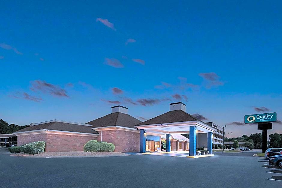 Quality Inn & Suites Fayetteville I-95