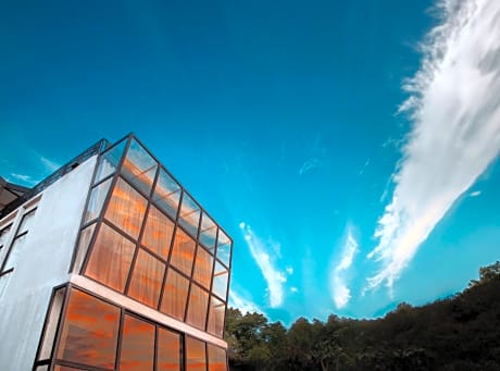 Flores Passport House