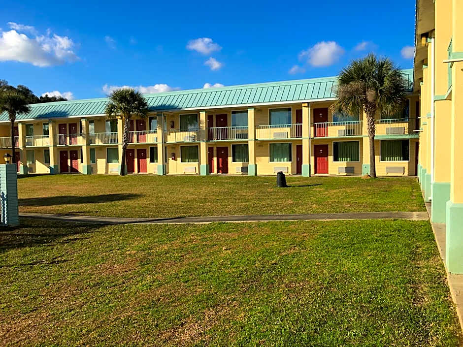 Garden Inn & Suites