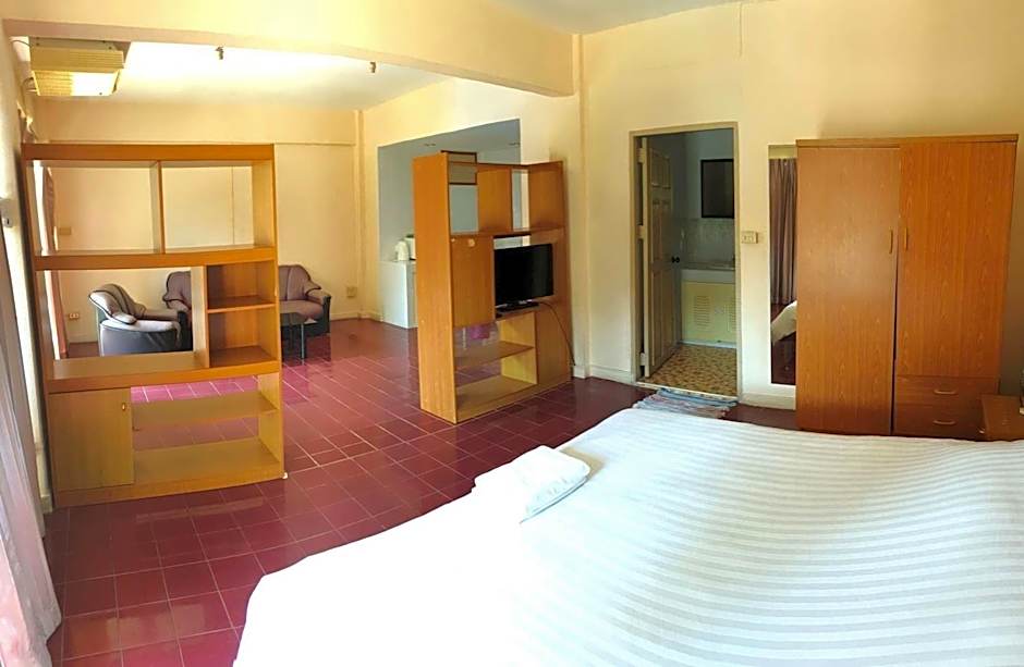 walking street hostel by new wave